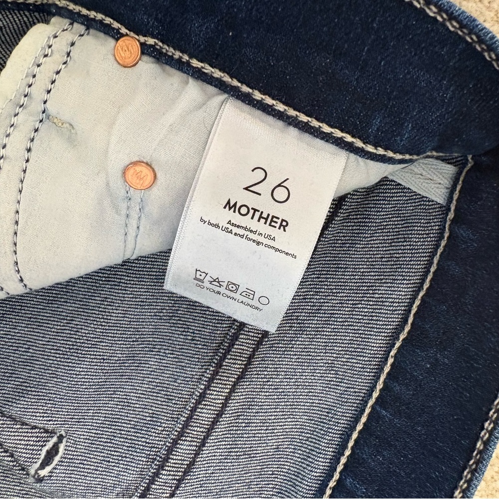 NWOT Mother denim, insider crop fray style in color “sake to me.” Size 26. - Picture 4 of 8